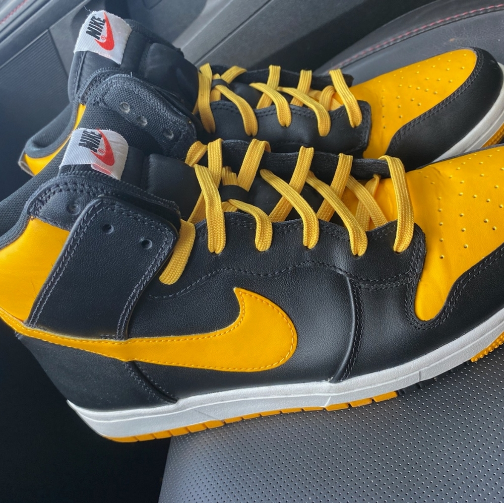 Black & gold Nike Dunk CMFT University Gold